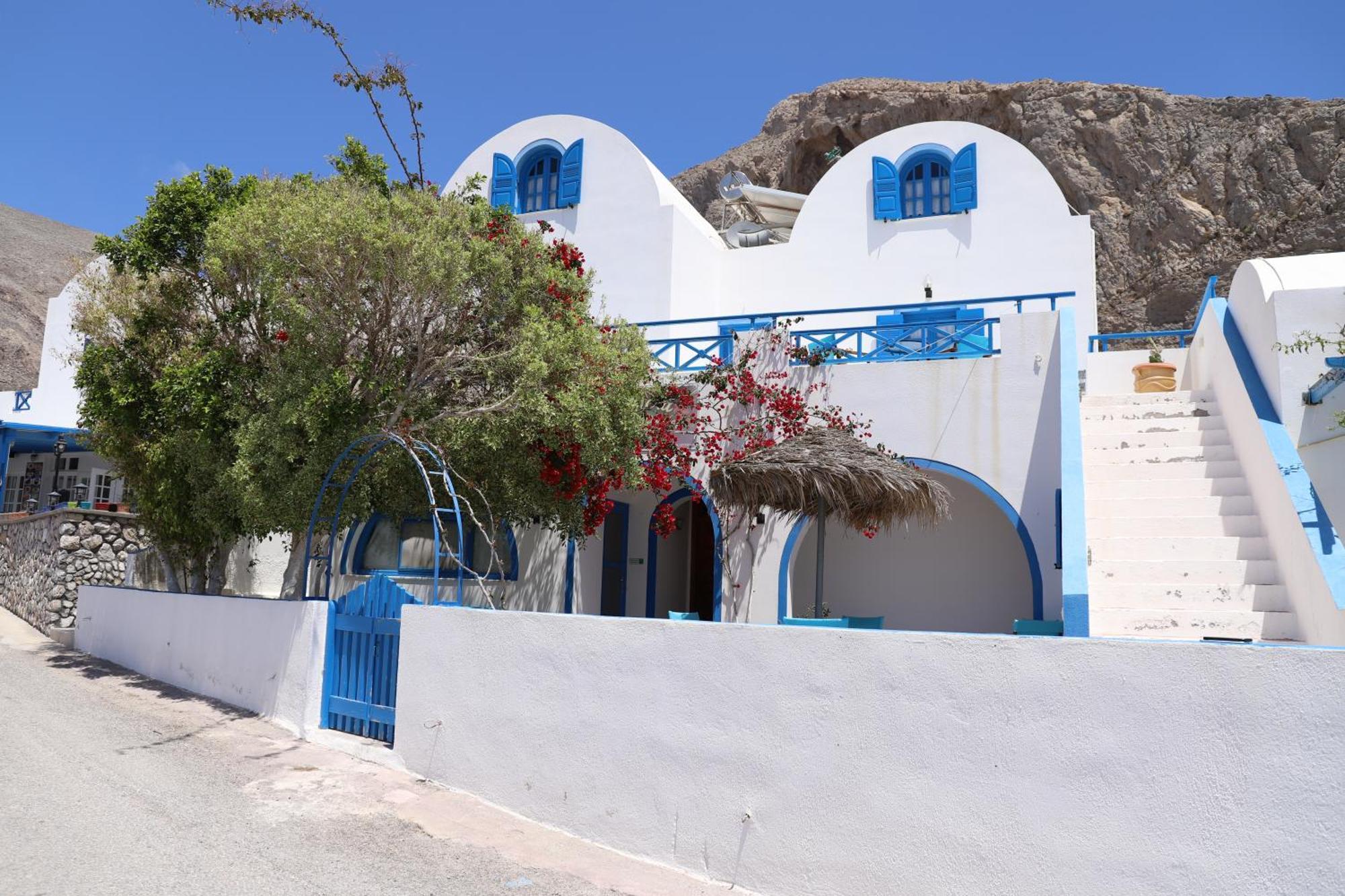 Santorini Seaside Retreat - Flora'S Summer Escape Perissa  Exterior foto